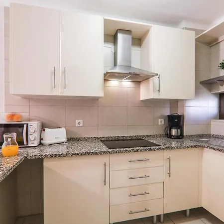 Apartamento Elma 4 *