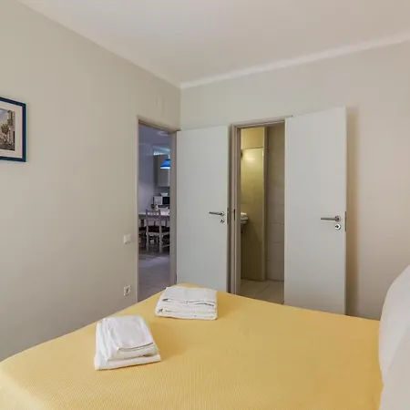 Apartamento Elma 4 *